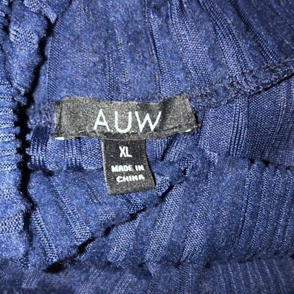 A.U.W XLarge adorable turtleneck sweater - Picture 3 of 5